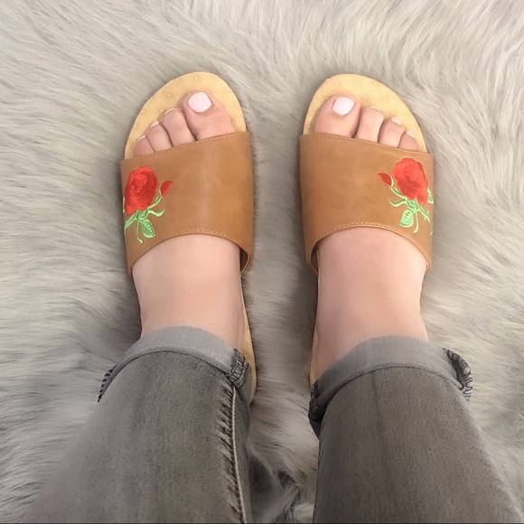 Shoes - Camel Slides/Sandals Very Comfortable 😍😍